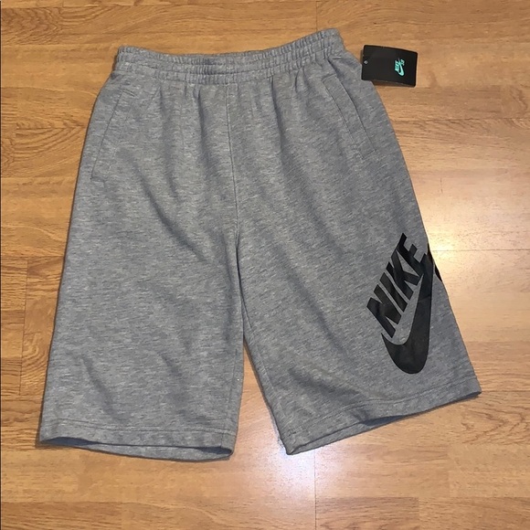 NWT Nike SB Logo Swoosh Sweat Shorts, Large - Picture 1 of 11